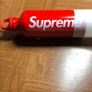 Supreme SIGG Traveler Water Bottle